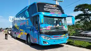 Bus-yang-membawa-pemudik-terlibat-kecelakaan-di-KM-486-A-Tol-Semarang-Solo-Kamis-2042023.jpg