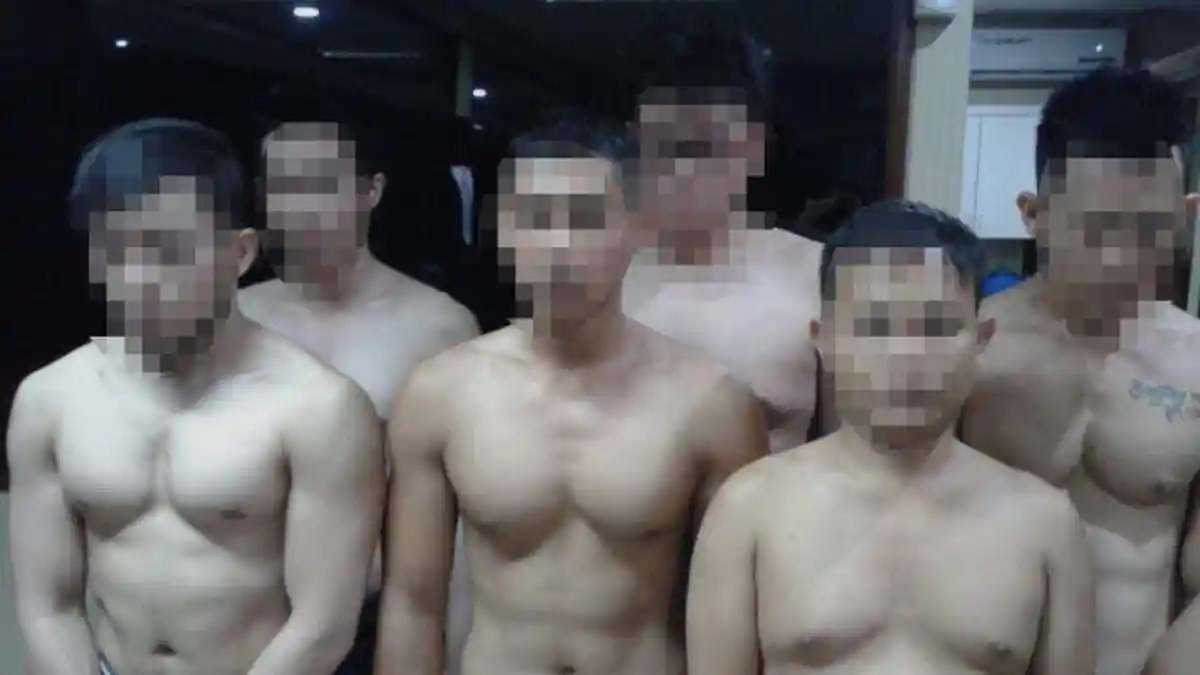 Sesama Homo yang Datang ke Atlantis Gym Wajib Bugil