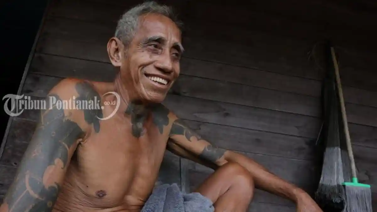 Panglima Bansa Iban di Rumah Panjang Dusun Meliau - udet-salami-yang-merupakan-panglima-bansa-iban_20180203_152400.jpg