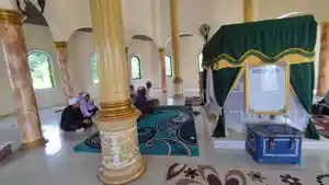 Peziarah-selalu-ramai-di-Makam-Syekh-Salman-Al-Farisi.jpg