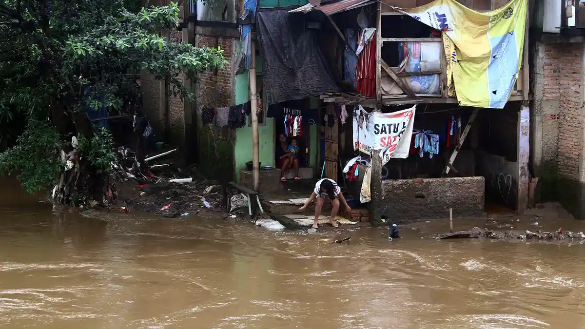 Ahok Tak Punya Pilihan Selain Gusur Pemukiman di Pinggir Sungai