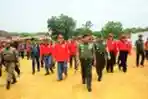 Panglima TNI Tanam Pohon Kemiri di Perbatasan Kalbar