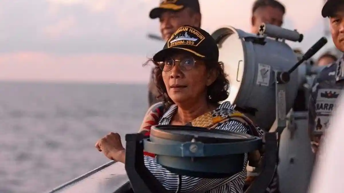 Menteri Susi Teriak dan Protes Saat Diberi Minum Air Mineral, Ternyata Ini Penyebabnya