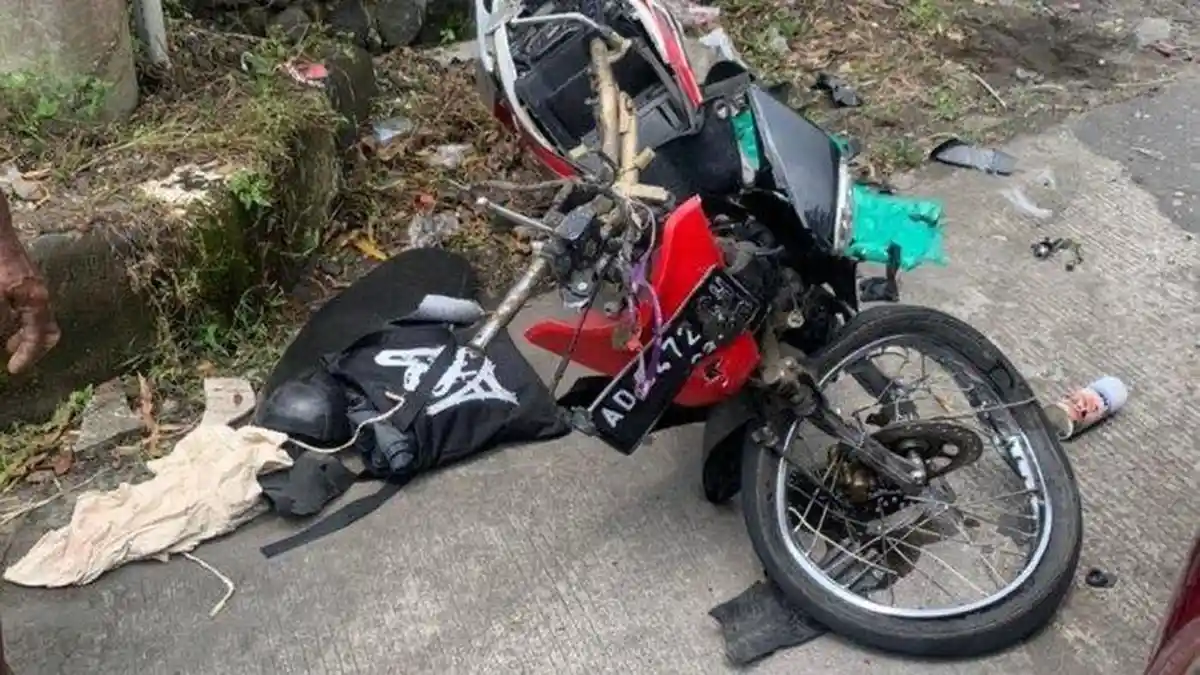 KECELAKAAN MAUT, Dewi Tersungkur Ditabrak Mobil, Motor Berhenti Setelah Tabrak Pohon, Tewas Seketika
