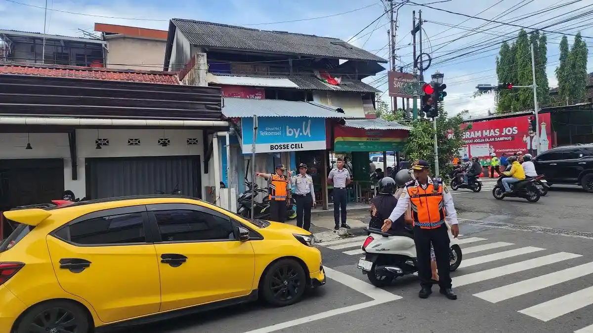 7 Ribu Kendaraan per Jam, Simpang Mantrigawen Jogja Dilengkapi APILL