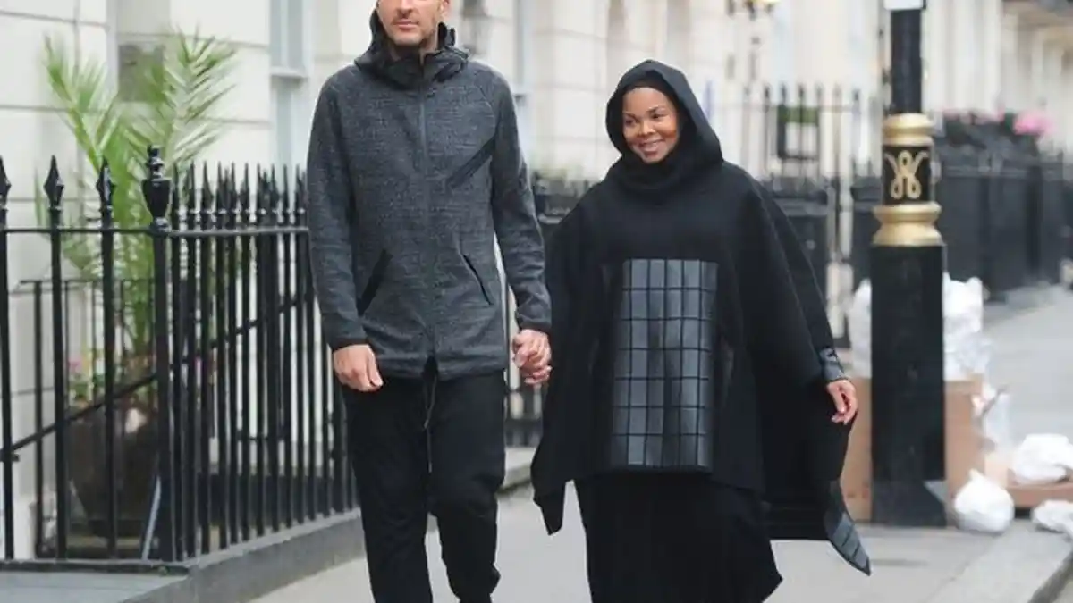 Muncul Pertama Sejak Umumkan Kehamilannya, Janet Jackson Tampil Berbusana Muslim