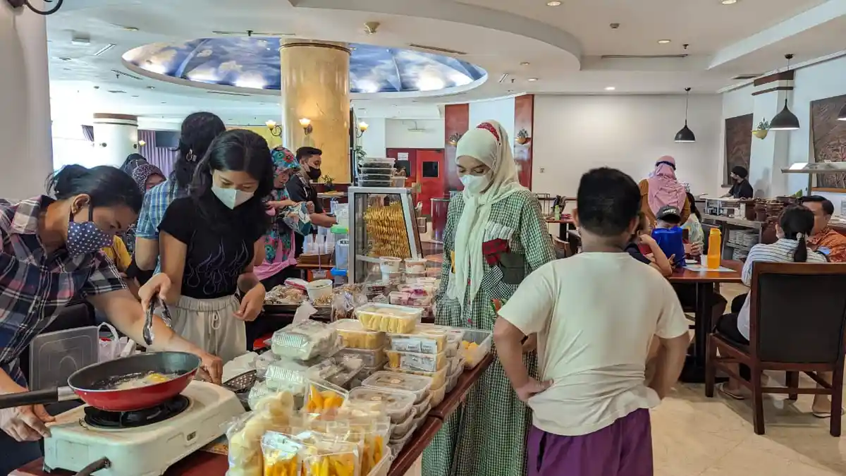 Pasar Senggol Grand Candi Hotel Tawarkan Jajanan Mulai Harga Rp 5 Ribu