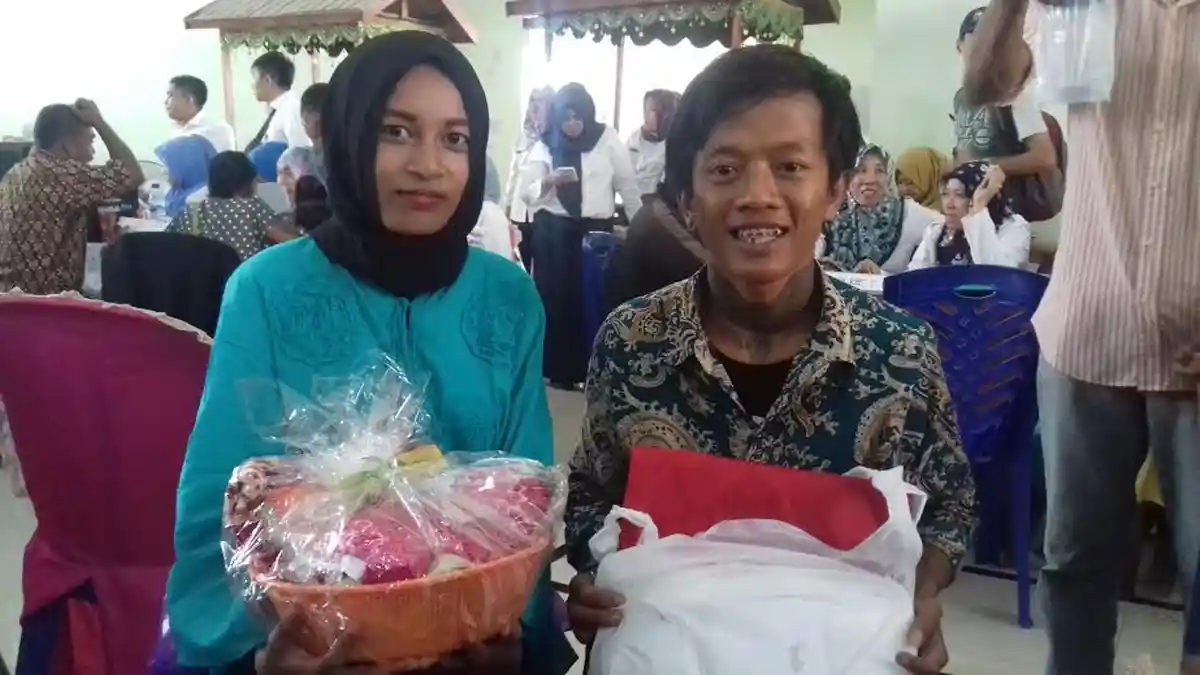 Kisah Pasangan Belia Ikuti Nikah Massal di Makassa
