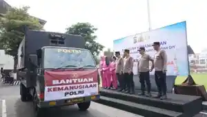 polda-diy-salurkan-bantuan-ke-sumatera.jpg