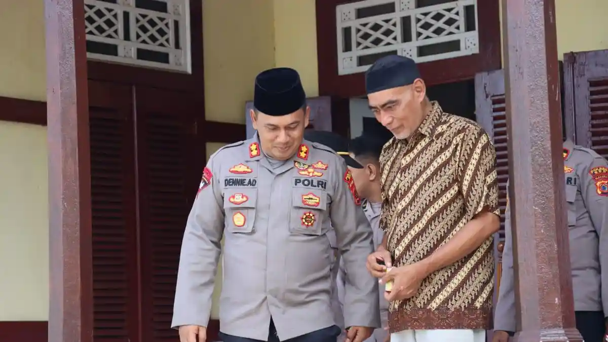 Kapolres Dennie Andreas Sambangi Tiga Desa di Seram Bagian Barat dalam Sehari