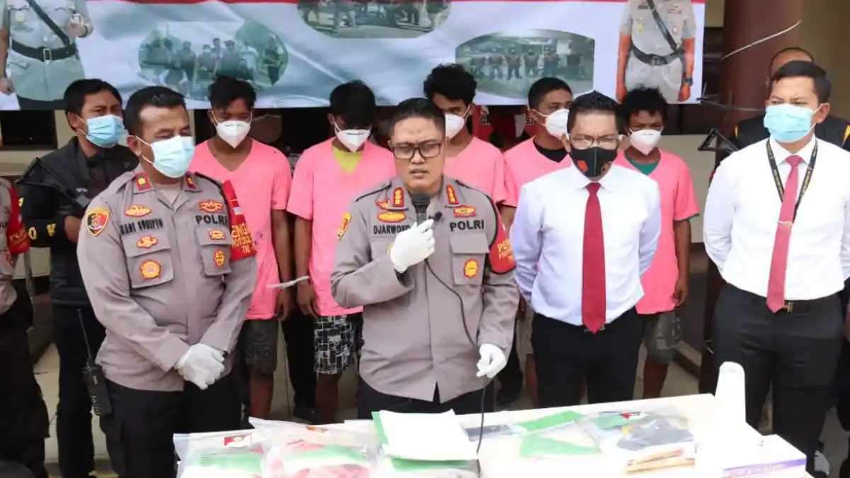 Polisi Ringkus Kawanan Pemalak yang Beraksi di Rel Kereta Tanjung Priok