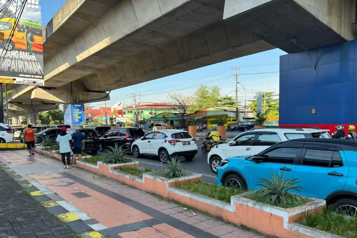 Jukir Liar di CFD Boulevard Makassar Luput dari Jangkauan PD Parkir