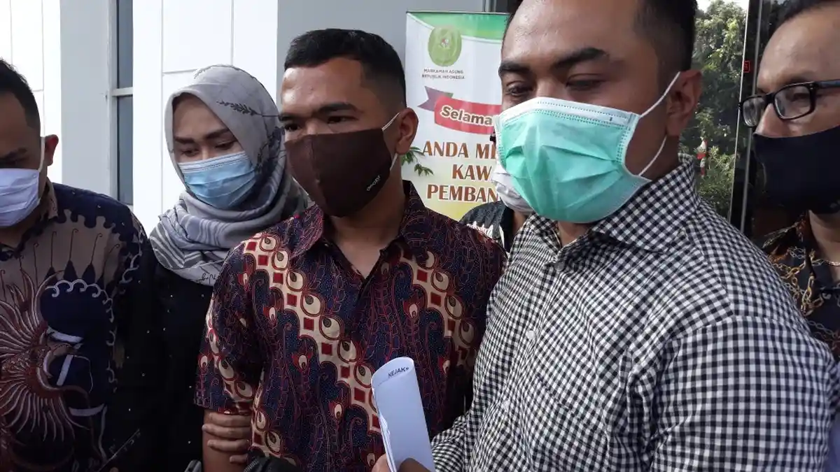 Didampingi Istri Jalani Sidang Perdana, Putra Siregar: Saya Kooperatif