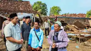 20260407-_-Wagub-Jateng-Tinjau-Rumah-Terdampak-Banjir-Demak.jpg