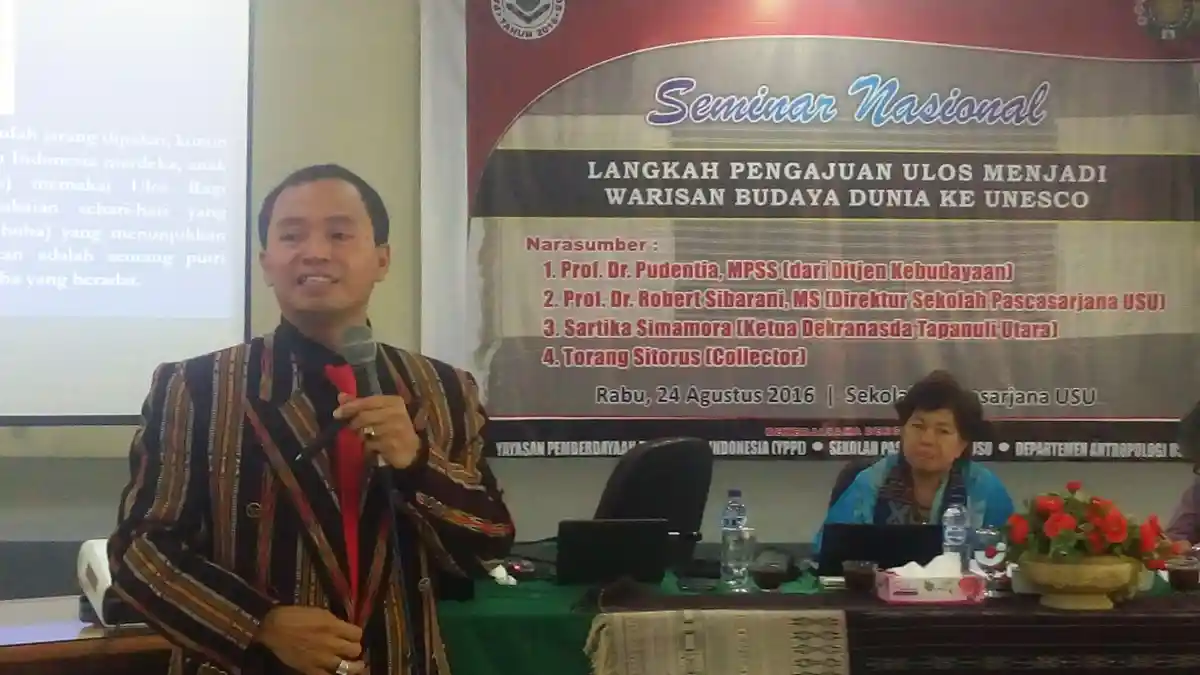 Ulos Pertama Kali Bukan Untuk Adat