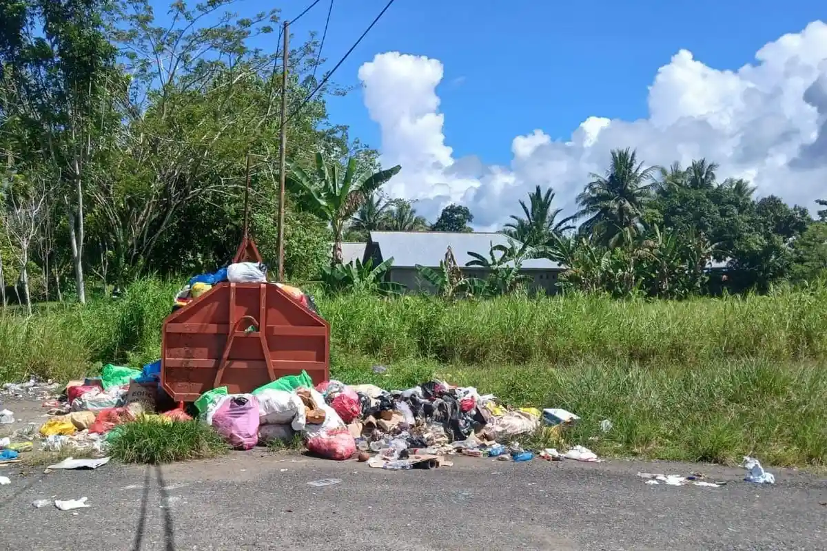 Warga Keluhkan Sampah Berserakan, Ini Tanggapan Kadis PLH Halmahera Timur