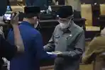 bupati-iksan-iskandar-saat-hadiri-rapat-paripurna-482021.jpg