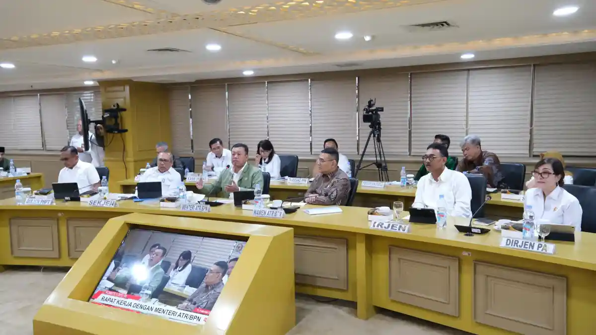 Rapat dengan Komite I DPD RI, Menteri Nusron Tegaskan Komitmen Kepastian Hukum Tanah Ulayat
