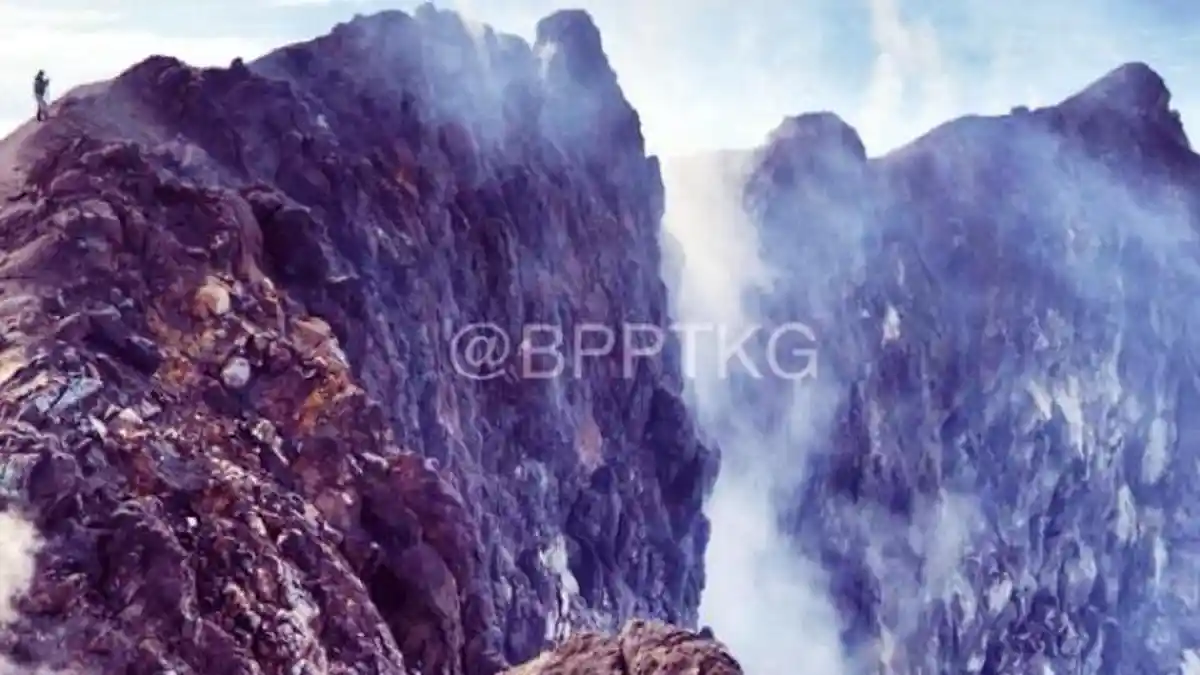 Evakuasi Pendaki yang Jatuh ke Kawah Dilakukan Jelang Upacara Labuhan Merapi