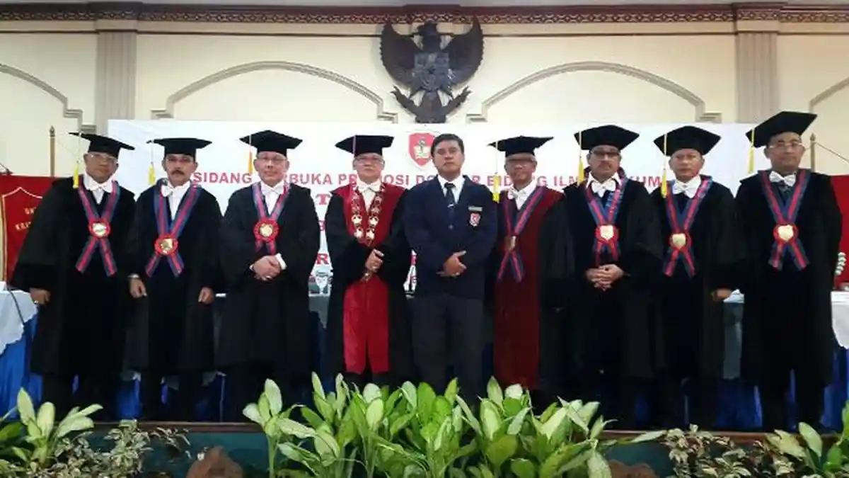GH Sutedjo Mantan Timnas PSSI Raih Gelar Doktor dengan Predikat Cumlaude