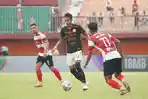 Bek-Persija-Jakarta-Hansamu-Yama-Pranata-saat-berlaga-melawan-Madura-United.jpg