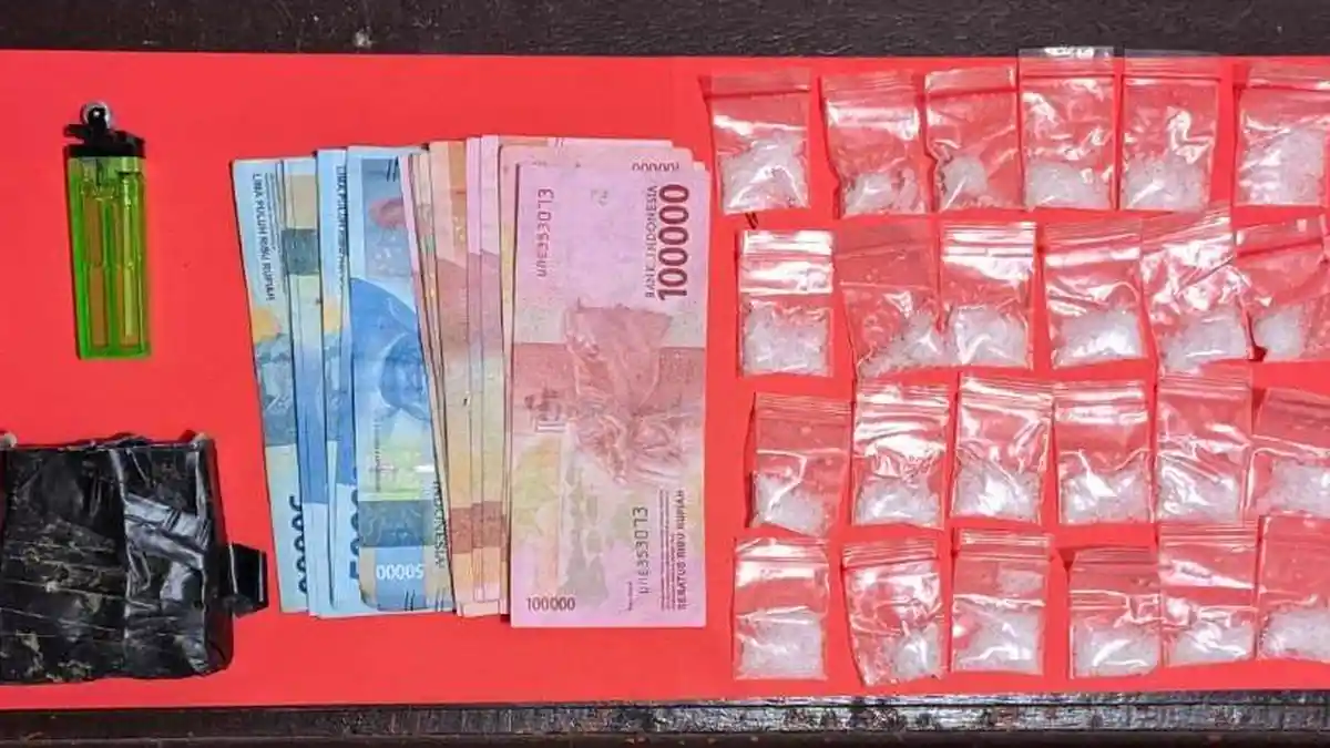 Tangkap Tersangka Narkoba, Polres Sanggau Sita 33 Paket Sabu dan 5 Butir Pil Ekstasi