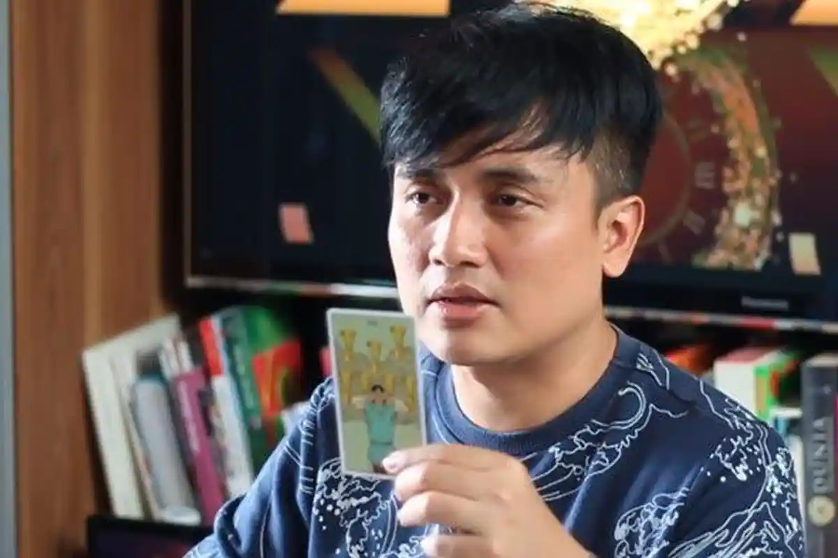 Satrio Piningit yang Muncul di Tahun 2021 Menurut Denny Darko Berdarah Jawa dan Bukan dari Militer