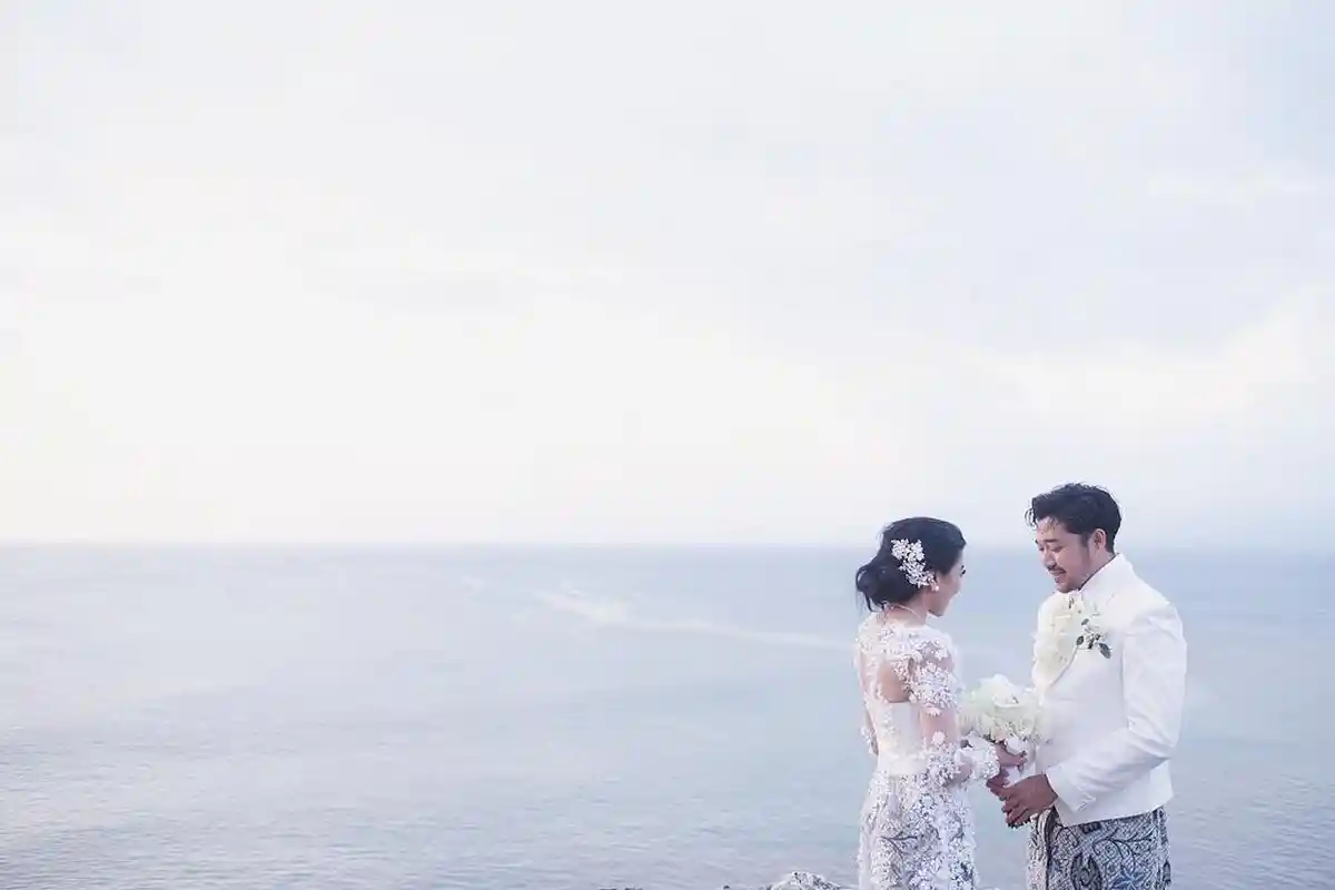 Sempat Gonta-ganti Pacar, Ini dia Sosok yang Bikin Ayu Hastari Luluh!