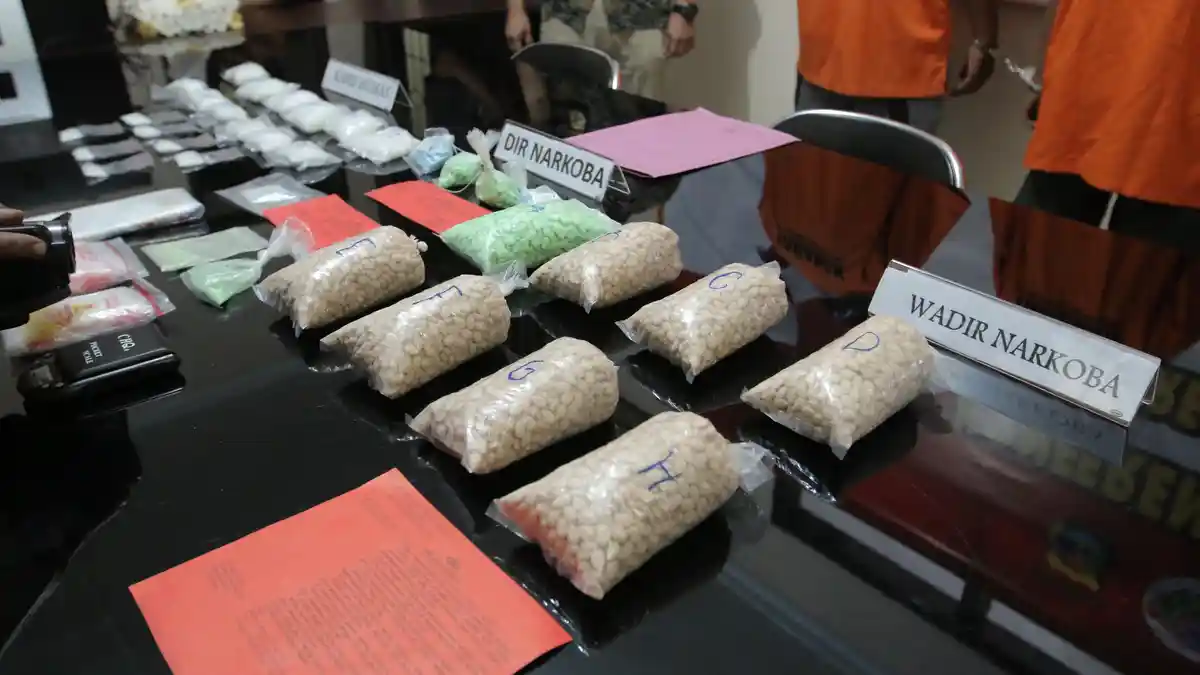 Pengamanan Ribuan Pil Ekstasi Berawal dari Pengembangan 380 Butir