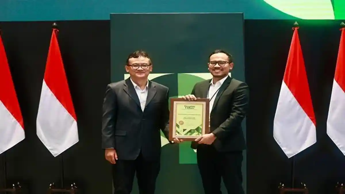 PLN Raih 3 Penghargaan Investing on Climate Editor's Choice Award 2024