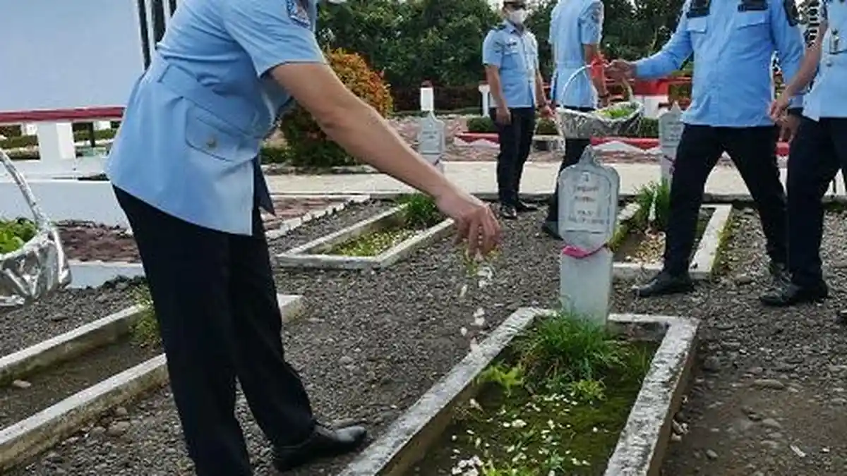 Ziarah dan Tabur Bunga di TMP Jayana Sureng Yudha Pemalang, Sambut Hari Bhakti Imigrasi ke-73