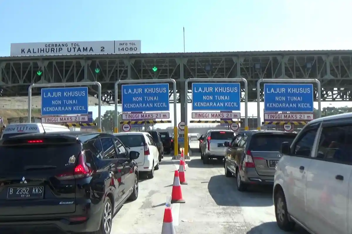 Ternyata Ini Penyebab Antrean Panjang Kendaraan di GT Kalihurip Utama