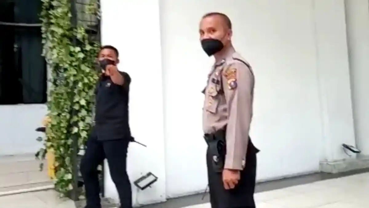Terlalu Over Protektif, Satpol PP, Polisi Hingga Paspampres di Balai Kota Medan Usir Wartawan