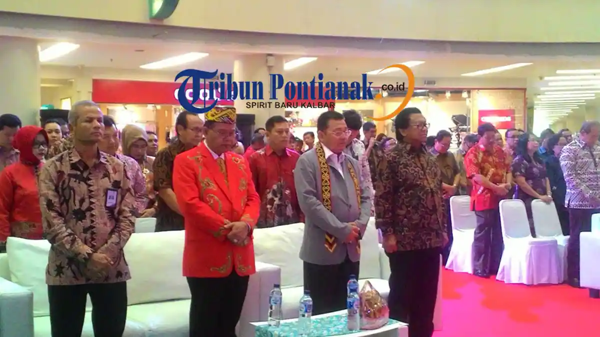 Gubernur Cornelis Tinjau Pameran Pariwisata Landak di Jakarta