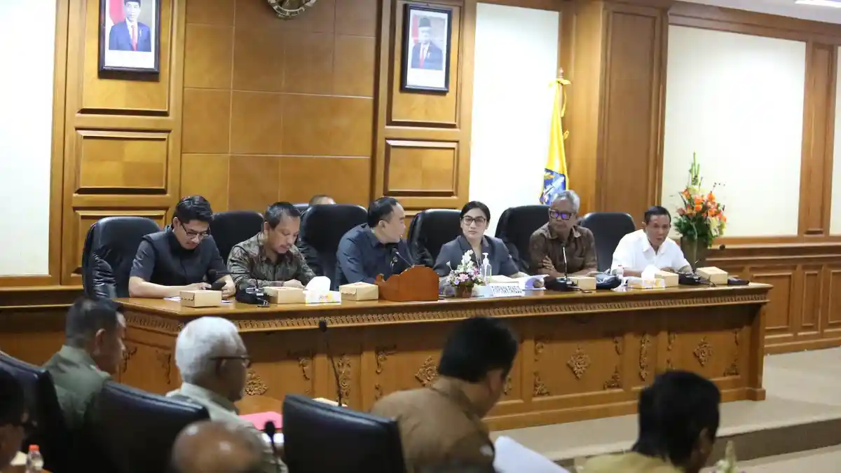 Bahas Ranperda Sistem Pemerintahan Berbasis Elektronik, DPRD Badung Serap Aspirasi Seluruh OPD
