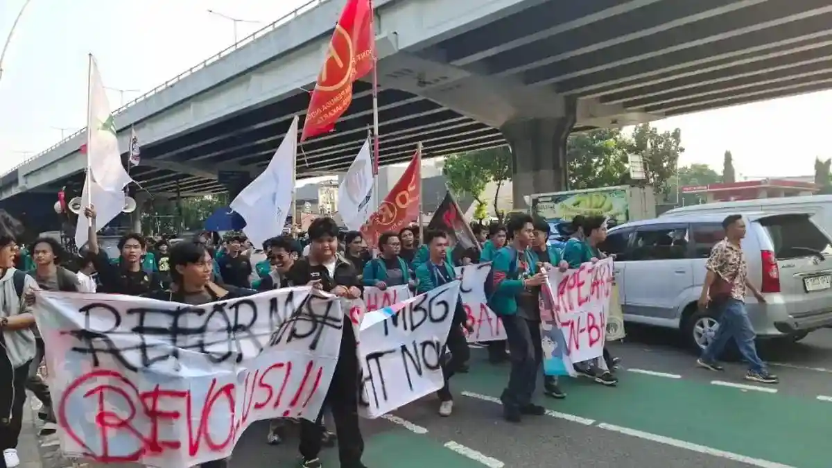 POLDA Metro Jaya Minta Sampaikan Identitas Oknum Polisi yang Memberikan Uang Rp20 Juta ke Pendemo - Tribun-medan.com