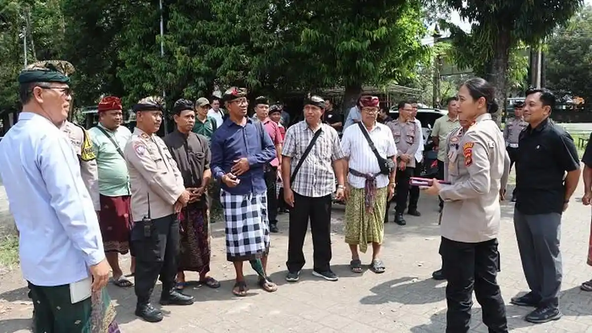 KEAMANAN Wahana Permainan Anak Jadi Perhatian, Kapolres Jembrana Sambangi Warga Pergung Ingatkan Ini