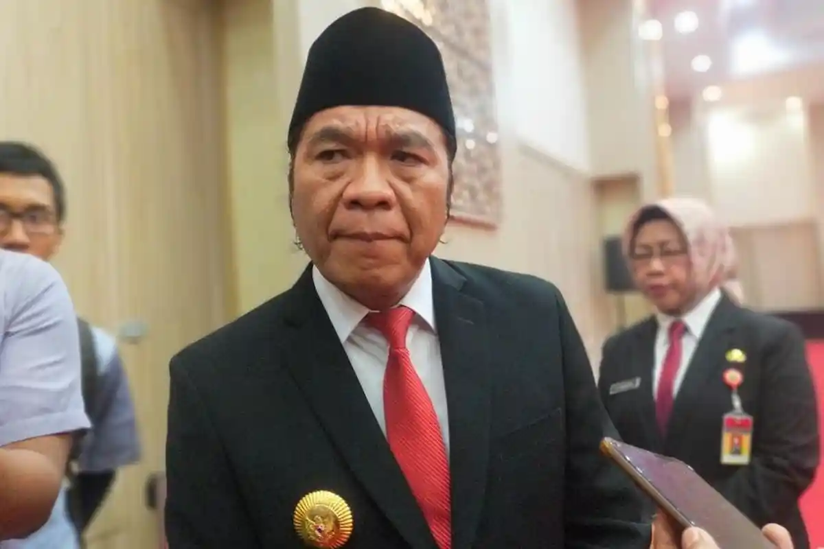 Respon Pj Gubernur Al Muktabar usai Dilaporkan ke Kejagung soal Korupsi Dana Hibah Pondok Pesantren