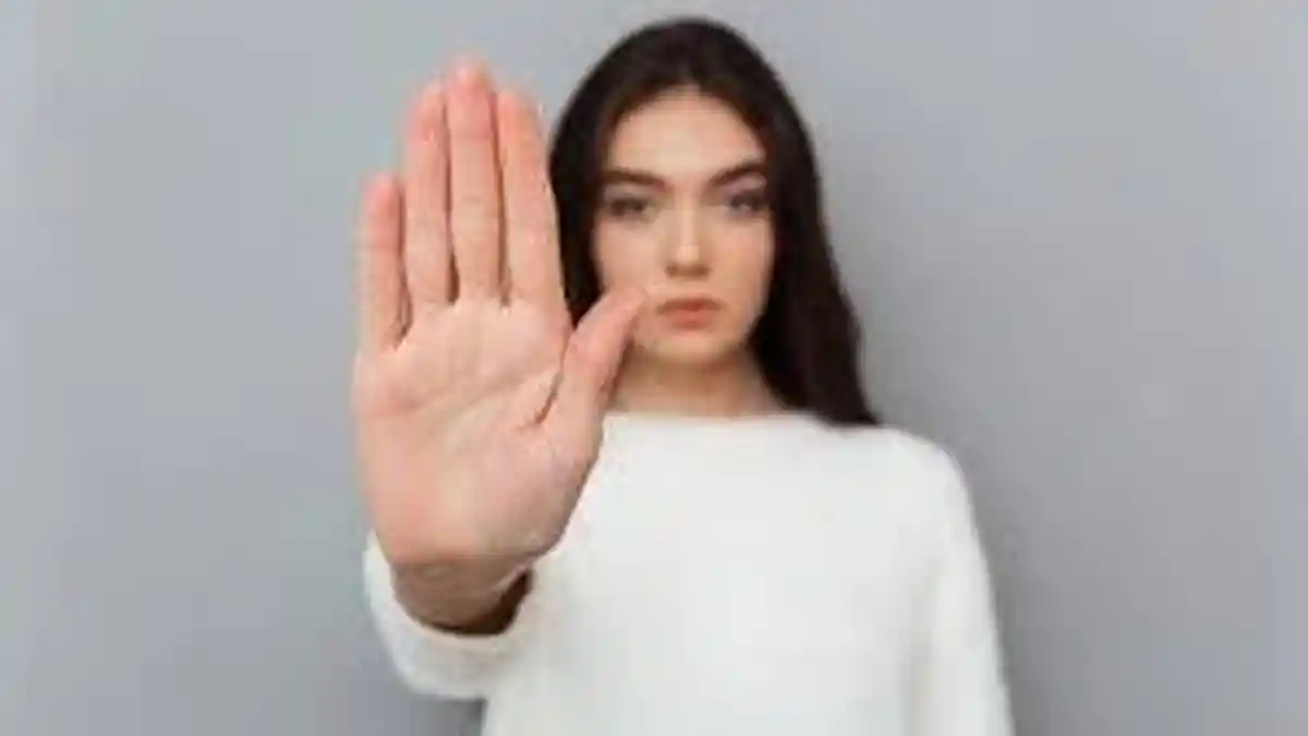 6 Zodiak Dikenal Sangat Cuek, Termasuk Zodiak Aquaris yang Terbiasa Mandiri Sejak Awal