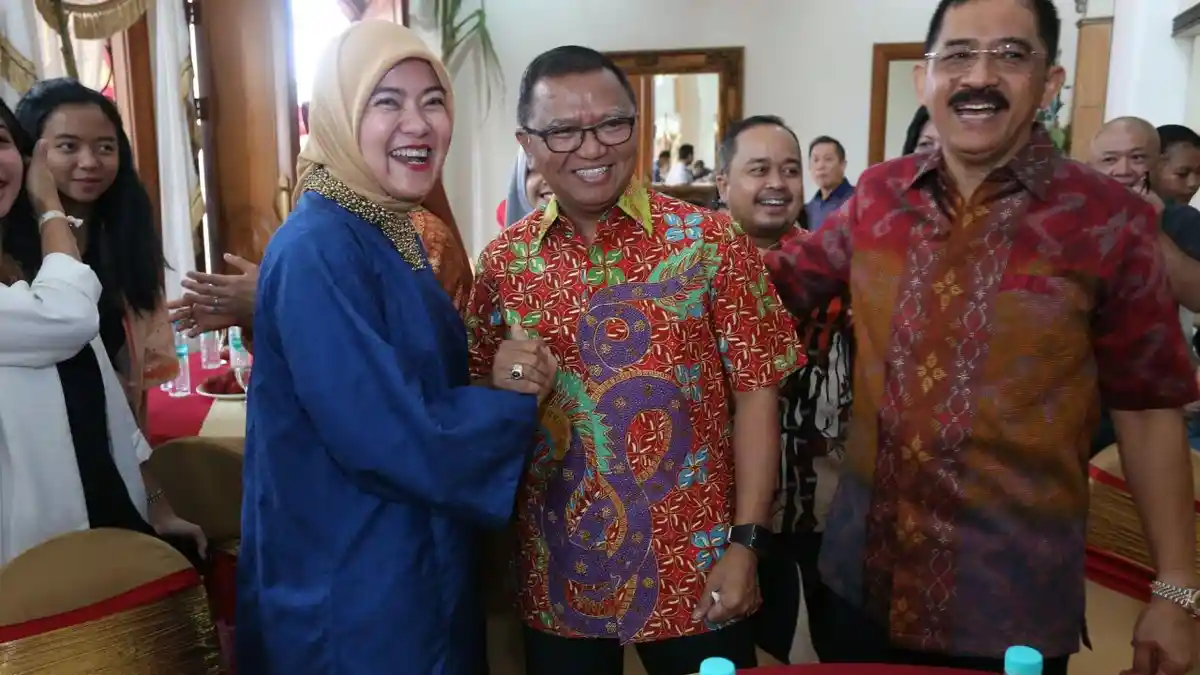 Agus AN dan Aliyah Mustika Ilham Salam Komando di Kediaman Wilianto Tanta