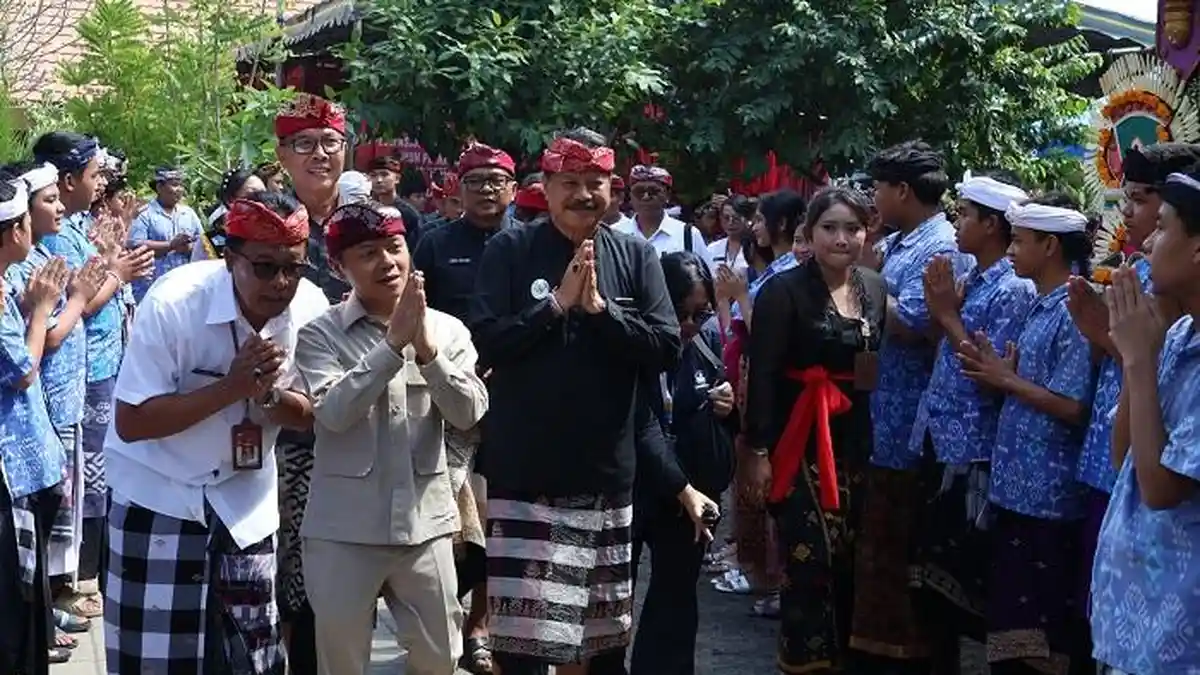 Wamen Disikdasmen Turun ke Tabanan, Tinjau Pembangunan dan Revitalisasi Beberapa Sekolah