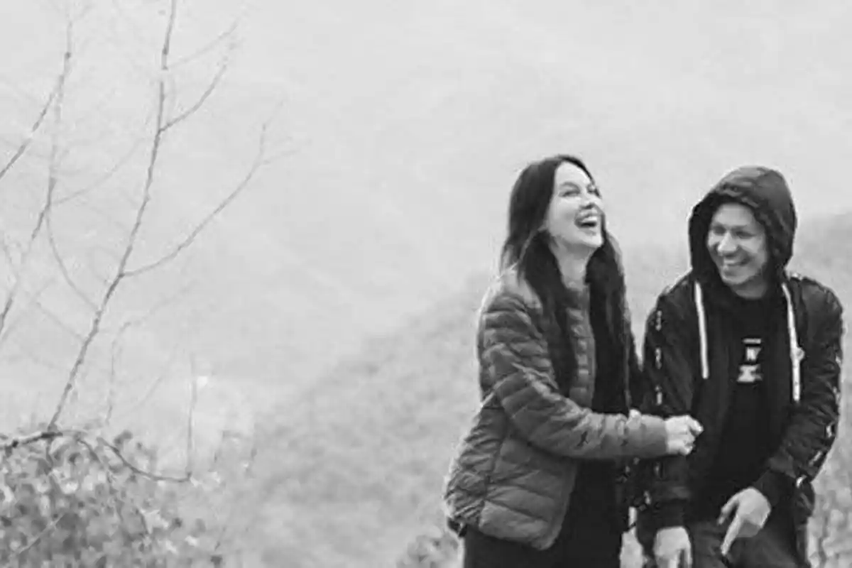 Gading Marten Unggah Foto Akrab dengan Mantan Ariel Noah di Perbukitan, Sophia Latjuba: Jago Kandang