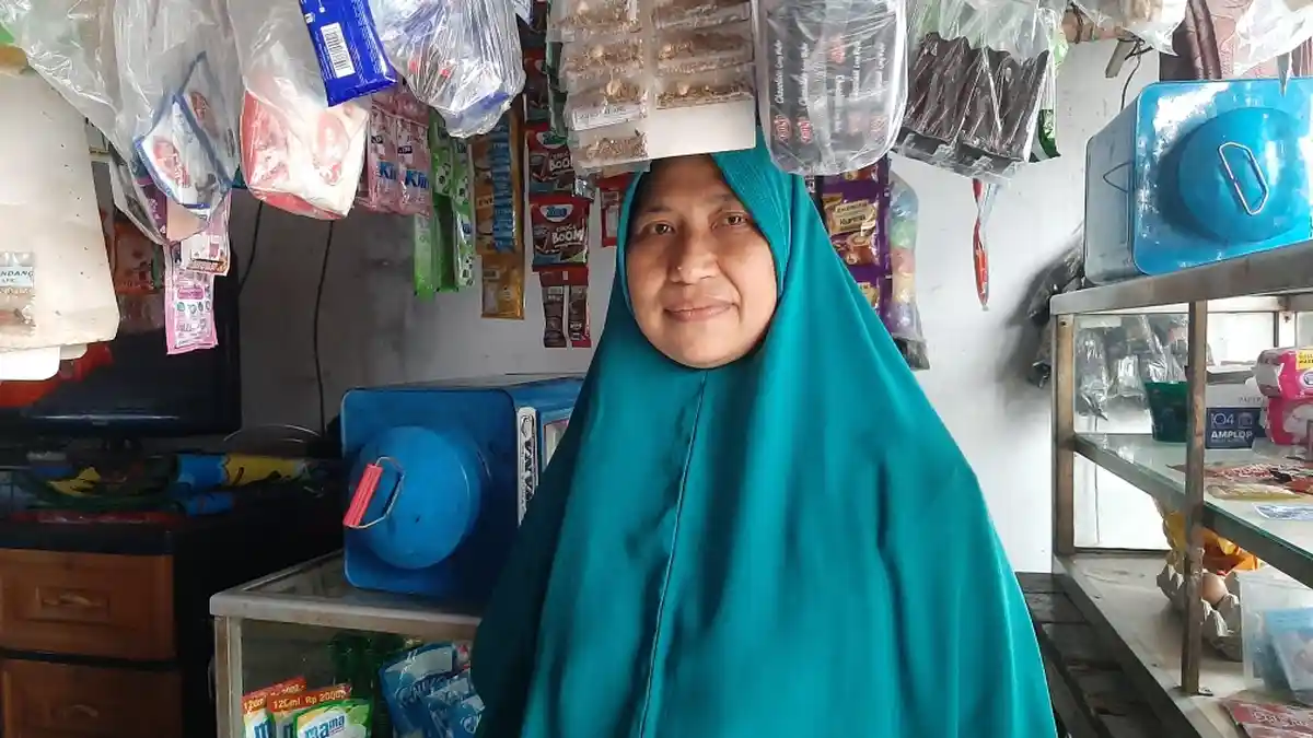 Cerita Jubaedah Bertukar Tugas Dengan Suaminya yang Sakit, Mata Menjulur Keluar Tanpa Sebab