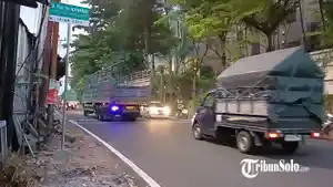 BERLAKU-DUA-ARAH-Penerapan-aturan-dua-arah-di-jalan-Prof-Dr-Soeharso-Kota-Solo-Kamis-372025.jpg