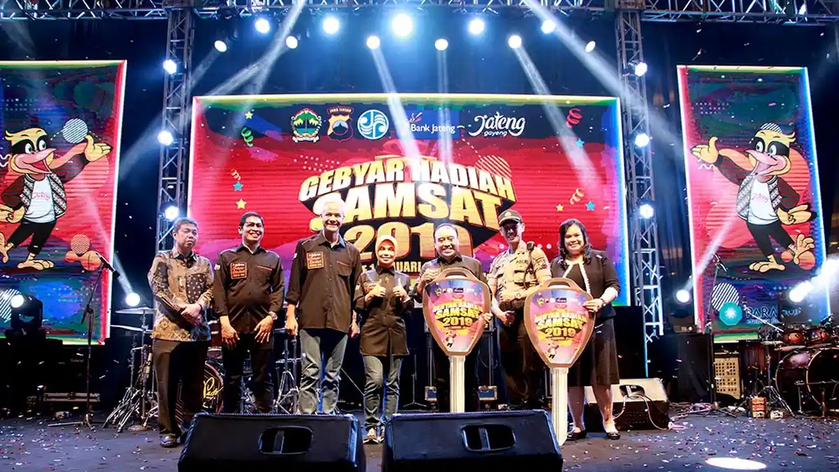 Warga Kebumen dan Kota Tegal Dapat Mobil dalam Gebyar Hadiah Samsat 2019