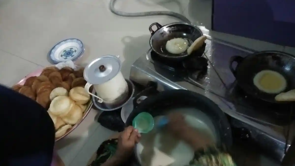 Pasar Malam Jalan Dharma Putra Meriahkan Festival Paret ke-2