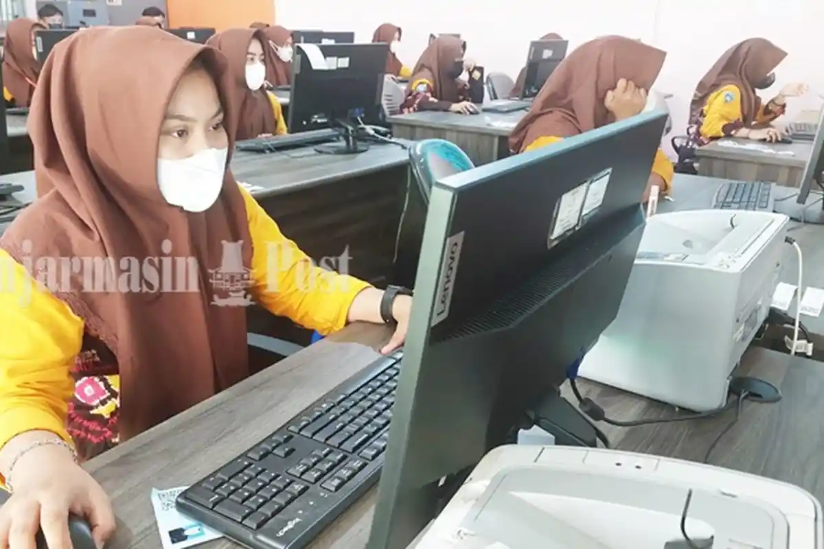 Kunci Jawaban Bahasa Inggris Kelas 11 SMA Kurikulum Merdeka, Find the Language Features Task 4