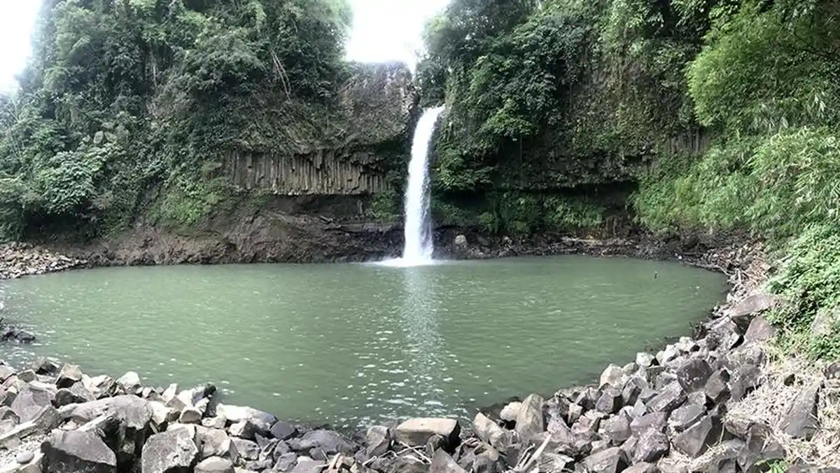 3 Tempat Wisata Air Terjun yang Tersembunyi di Bogor, Suasana Alaminya Berikan Ketenangan