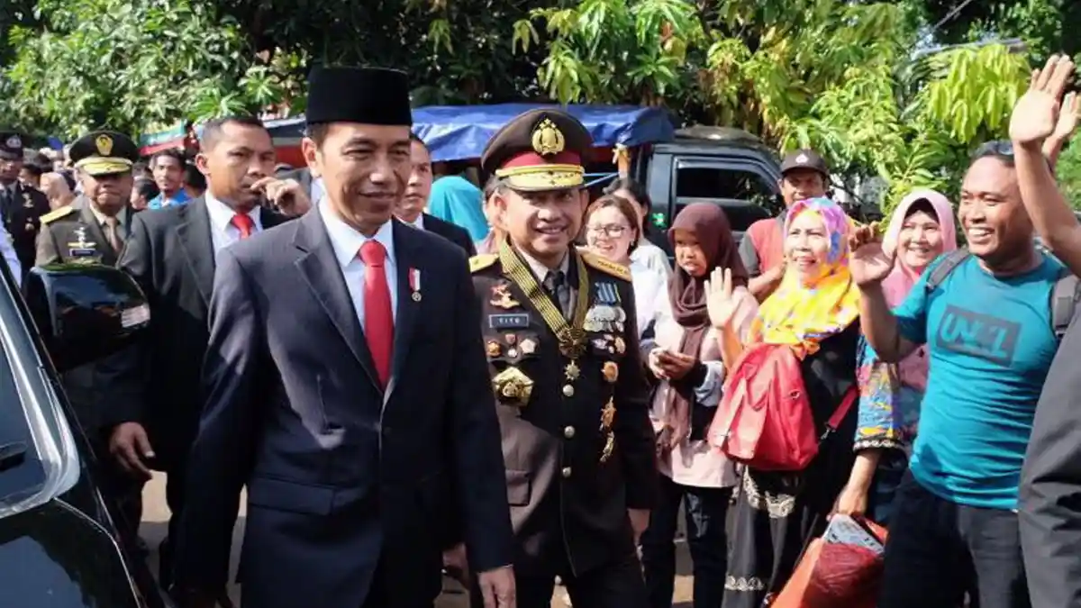 Jokowi Mengaku Tak Kuat Berlama-lama di Mobil yang Terjebak Macet