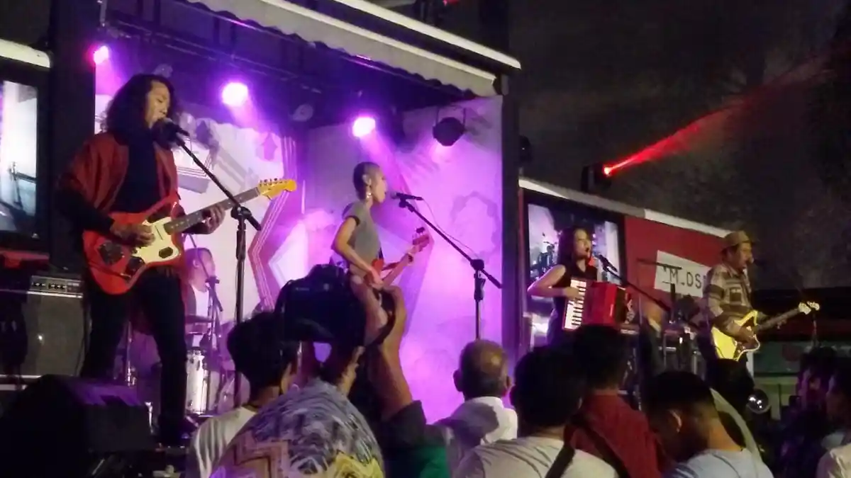 Hibur Penikmat Musik, MLDSpot Stage Bus Jazz di Cirebon Berlangsung Semarak